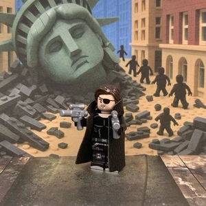 Custom Lego-Like Mini Figure Snake Plissken Escape from LA / New York ELITE KIT - Picture 1 of 20