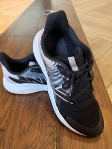 New Balance Schuhe Jungen Jugend Größe 7 GKRVABW2 Laufen Sportschuhe - Bild 1 von 11