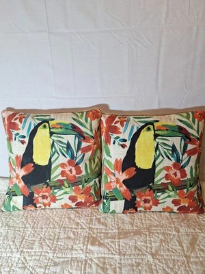 Allen & Roth Cockatoo Bird Indoor/Outdoor With Rope Edge 16 in. Dbl Sided - Image 1 of 4