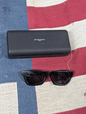 GIVENCHY GV40026U 01A BLACK UNISEX SUNGLASSES GIVENCHY - Image 1 of 4