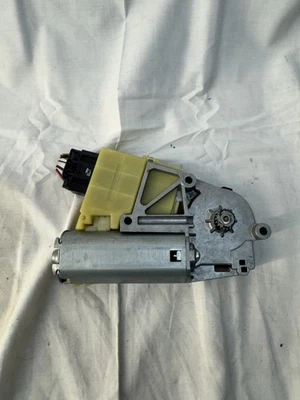 B10 2002-10 E65 E66 E60 BMW 750I 745I 530I 528i SUNROOF MOTOR SUN ROOF DRIVE OEM - Image 1 of 2