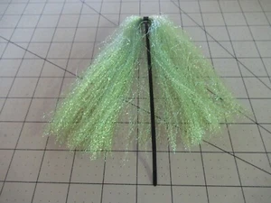 KRYSTAL FLASH FLY TYING LURE MAKING MATERIAL CRYSTAL FLASH TWIST LIME GREEN - Picture 1 of 3