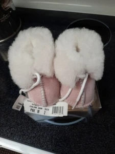 Minnetonka Infant Size 2 Moccasins - Picture 1 of 6