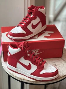 Taglia 7 (GS) - Nike Dunk High Championship rosse - Foto 1 di 9