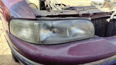 Luz de cabeza derecha para pasajero Buick Lesabre 1997-1999 opción de lámpara delantera OEM Foto 1 de 4