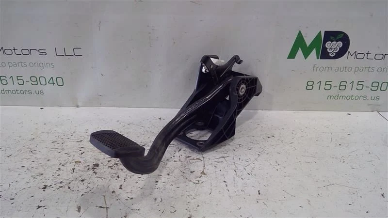 2018-2023 CHEVROLET COLORADO, BRAKE PEDAL 23326809 - Image 1 of 4