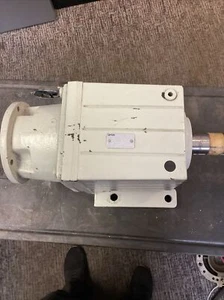 Lenze GST07-2NVDR-5D Helical Gearbox - Picture 1 of 4
