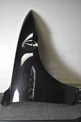 Guardabarros Jaguar XE 2016-2019 lado derecho OEM de fábrica Foto 1 de 4