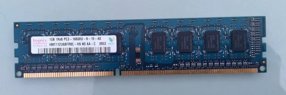Hynix HMT112U6BFR8C-G7 1GB DDR3 PC3-8500U 1066MHz DIMM 240-pin Memory - Image 1 of 2