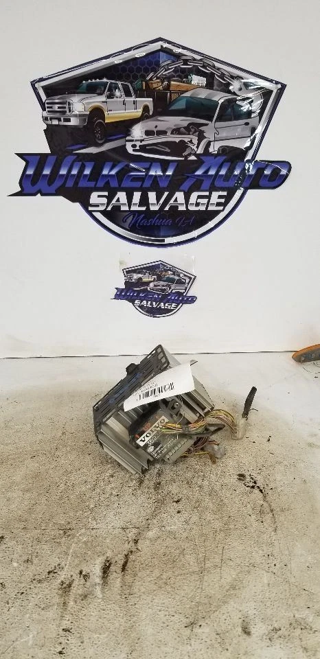 Audio Equipment Radio Amplifier 4x20 Watt Fits 92-97 VOLVO 960 868526 - Image 1 of 1