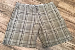 Izod Men’s Size 42 Khaki Brown Black Plaid Shorts Casual Bermuda 100% Cotton - Picture 1 of 6