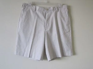 Izod Main Floor vorne flach solide Herrenshorts Stonedust 36 UVP $ 49,50 neu mit Etikett  - Bild 1 von 5