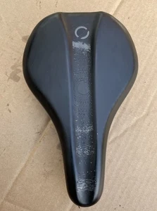 Carrera Cosmos 16 bike seat - Picture 1 of 9