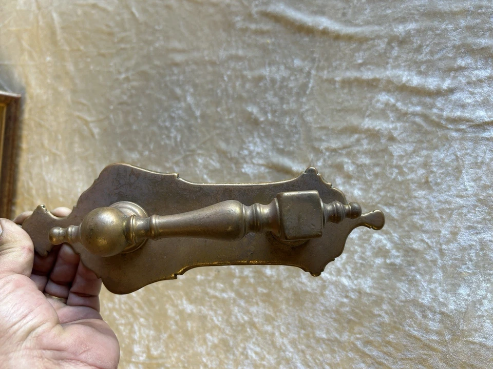 Heurtoir marteau de porte Pendeloque sur plaque Porte d'entrée - Photo 1/4