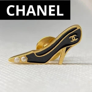 Chanel Brooch Tie Pin Heel Motif Pearl Badge Gold Black USED Auth #S2566 - Picture 1 of 9