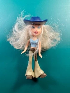 Vintage Mini McDonald’s Bratz Doll Cloe Happy Meal Toy Blonde With Blue Hat - Picture 1 of 3