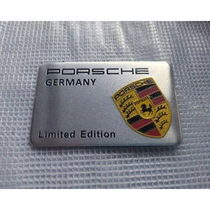 Porsche 3D Silber Emblem Platte Abzeichen Aufkleber 8 cm (3,1 Zoll) × 5 cm (2 Zoll) mit Band - Bild 1 von 2
