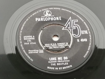 THE BEATLES  1964 UK 45  LOVE ME DO  BLACK  PARLOPHONE R 4949  SOLD IN UK - Image 1 of 4