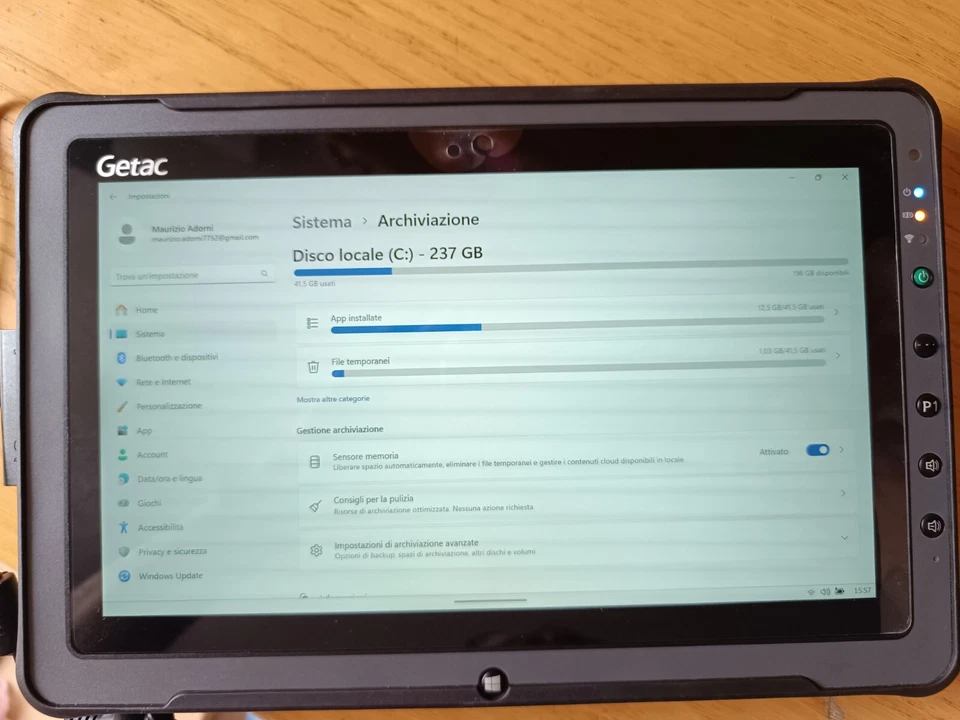 Tablet Getac F110 per uso professionale con doppia batteria. - Immagine 1 di 4