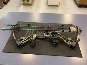 Mathews Mission Riot Compound Bow w/ 4 Pin Sight & Quiver Orange, Camo ~ 27" 55# - Picture 1 of 6