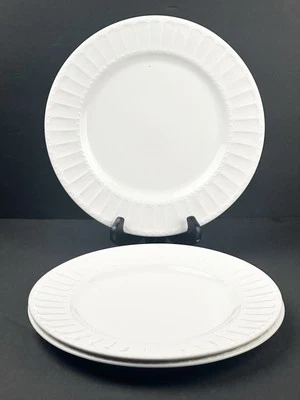 "3 platos de cena Gibson Paloma White Elements 10 7/8"" borde acanalado con cuentas" Foto 1 de 4