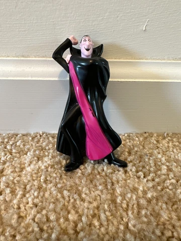 McDonald’s Happy Meal Toy Hotel Transylvania 2 Dracula 2015 Cover