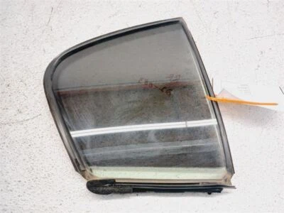 Vidrio de ventilación de puerta de pasajero trasero Infiniti G37/Q40 sedán 09-15 OEM 82262JK000 Foto 1 de 4