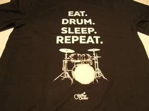 Guitarra Banda Central Baterista Camiseta Negra Comer Tambor Dormir Repetición Talla 2X Adulto Nueva - Imagen 1 de 5