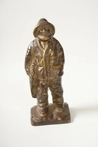 Geschmiedeter Bronze Seekapitän Matrose (M4L/JSF6) Fischer hält Heilbutt oder Dorsch - Bild 1 von 9