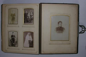 Album de Photos de famille. Jeux enfants, Artistes, Costumes… XIXème siècle - Foto 1 di 8