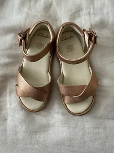 Clarks Girls Skylark Pure Sandals in Tan / Pink Baby Girls 7.5 - Picture 1 of 6