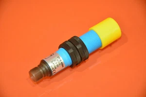 Sick VTF18-4N5640 Photoelectric Proximity Sensor - Picture 1 of 5