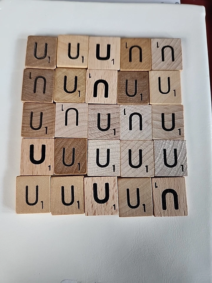 Lote de 25 azulejos Scrabble letra 'U' - Imagem 1 de 1