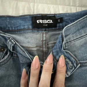 RSQ Boys Loose Jeans Size 12 Medium Wash - Picture 1 of 6