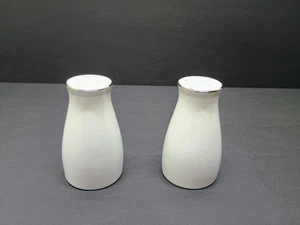 Noritake Pilgrim set of salt and pepper shakers excellent condition white & gold - Picture 1 of 5