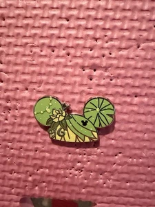 Cappello Orecchio Tiana Spilla Topolino Nascosto Onda B 2025 Walt Disney World - Foto 1 di 1