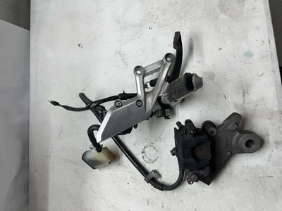 2016 2015-2022 HONDA CBR 300R CBR300 OEM PINÇA DE FREIO TRASEIRA CILINDRO MESTRE - Imagem 1 de 4