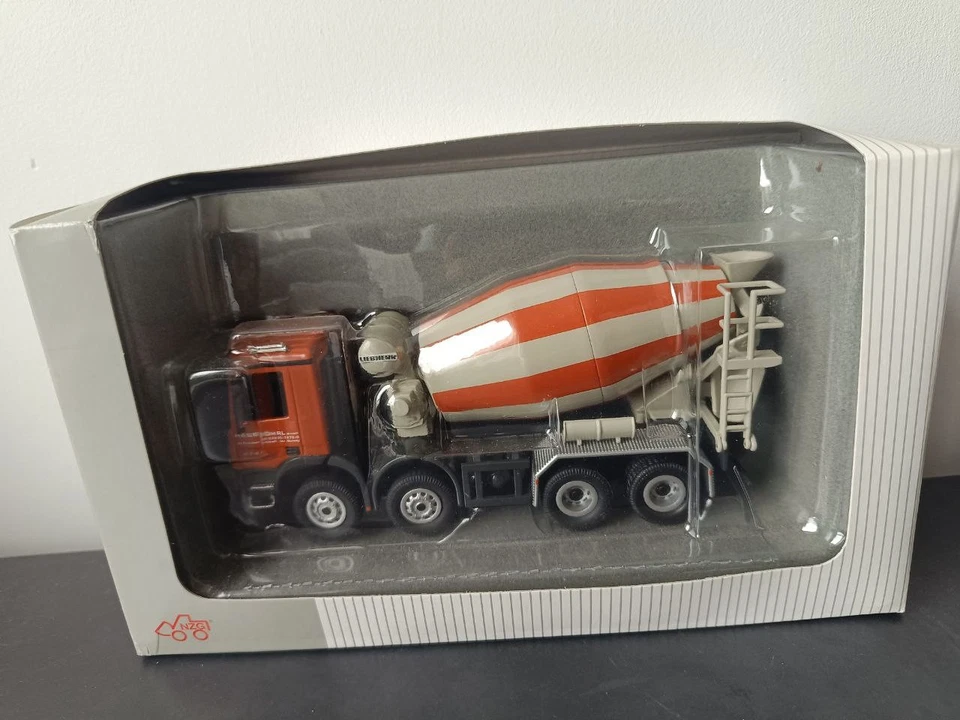 Mercedes Benz Actros 8x4 toupie Beton - NZG 534/13 - Photo 1/1