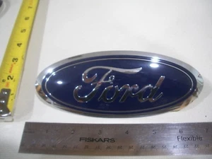 FORD OVAL BLU CHROME EMBLEM OVAL GRILLE RADIATOR OEM ORIGINAL USED BAGDE GENUINE - Bild 1 von 2