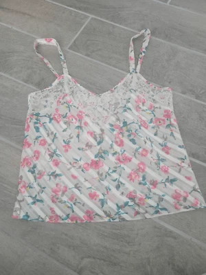 Cami Victoria's Secret vintage con etiqueta dorada Foto 1 de 4