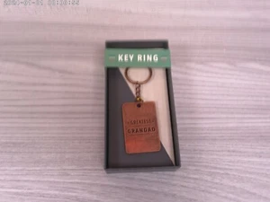 GREATEST GRANDAD KEYRING - NEW IN GIFT BOX - Picture 1 of 1