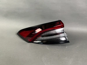 # Maserati Levante Trofeo 2022- US-Spec Left Driver Rear Quarter Tail Light - Picture 1 of 3