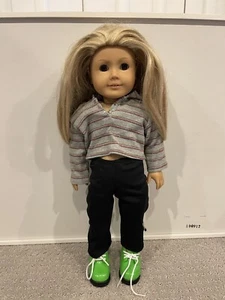 Kailey American Girl Doll of the Year with Surf Equipment - Picture 1 of 5