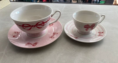 Té Harvest Green Studio para dos tazas de té y platillos de arco Foto 1 de 4