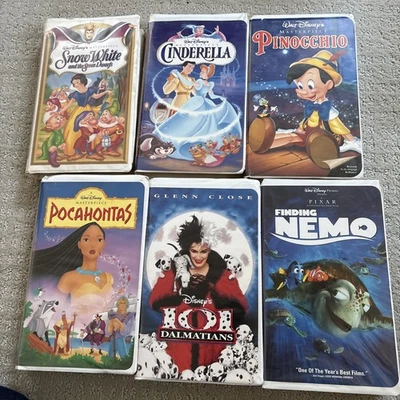 6 Disney  VHS Tapes , Snow White, Nemo, Pinocchio, Pocahontas, Cinderella - Imagem 1 de 4