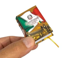 La Costituzione Della Repubblica Italiana mini book 2.20" high hardcover 304 pag - Imagen 1 de 3