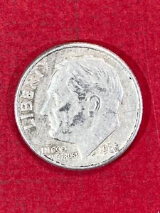 1962 D United States 10 Cent Silver Coin Circulated - Picture 1 of 2
