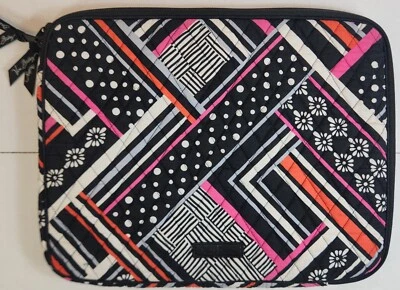 Funda acolchada para portátil Vera Bradley NORTHERN STRIPES negra blanca rosa 14 x 11 x 1 Foto 1 de 4