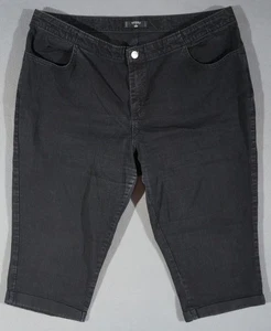 VC07418 **LEE** RIDERS CAPRI, CROPPED WOMENS JEAN SHORTS sz18WM BLACK - Picture 1 of 6