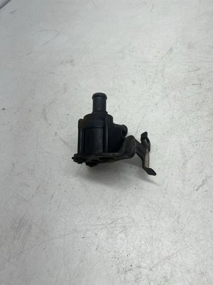 ВСПОМОГАТЕЛЬНЫЙ НАСОС ВОДЯНОГО ОХЛАЖДЕНИЯ VOLKSWAGEN PASSAT B8 5Q0121599Q - Изображение 1 из 4